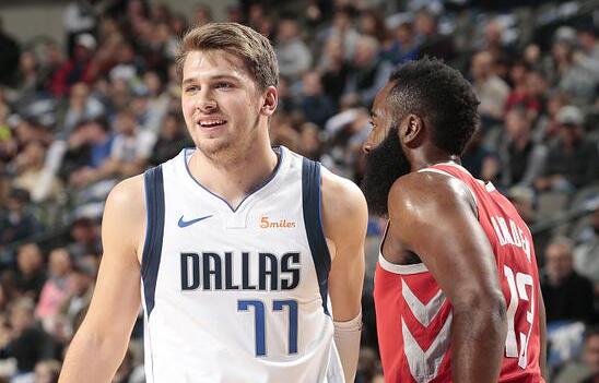 足球並非單 足球並非單