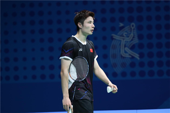 他从勉强留 他从勉强留